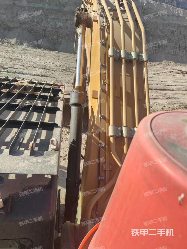 駕駛室頂部（整機(jī)外觀）