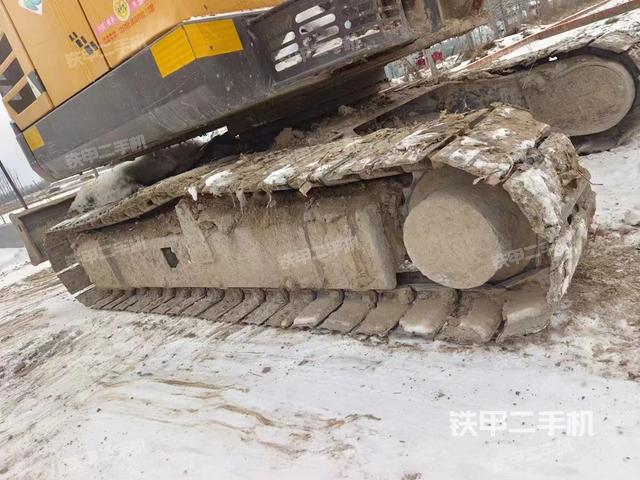 單側(cè)履帶整體（整機(jī)外觀）