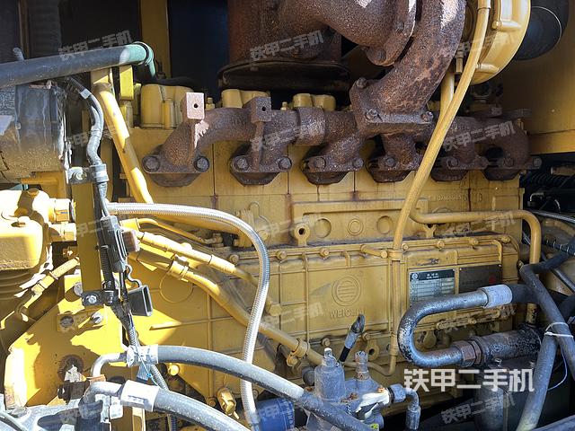 發(fā)動(dòng)機(jī)右側(cè)（整機(jī)外觀及大件）