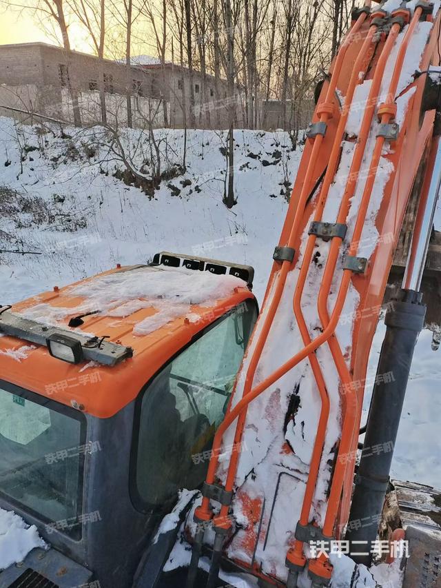 駕駛室頂部（整機(jī)外觀）