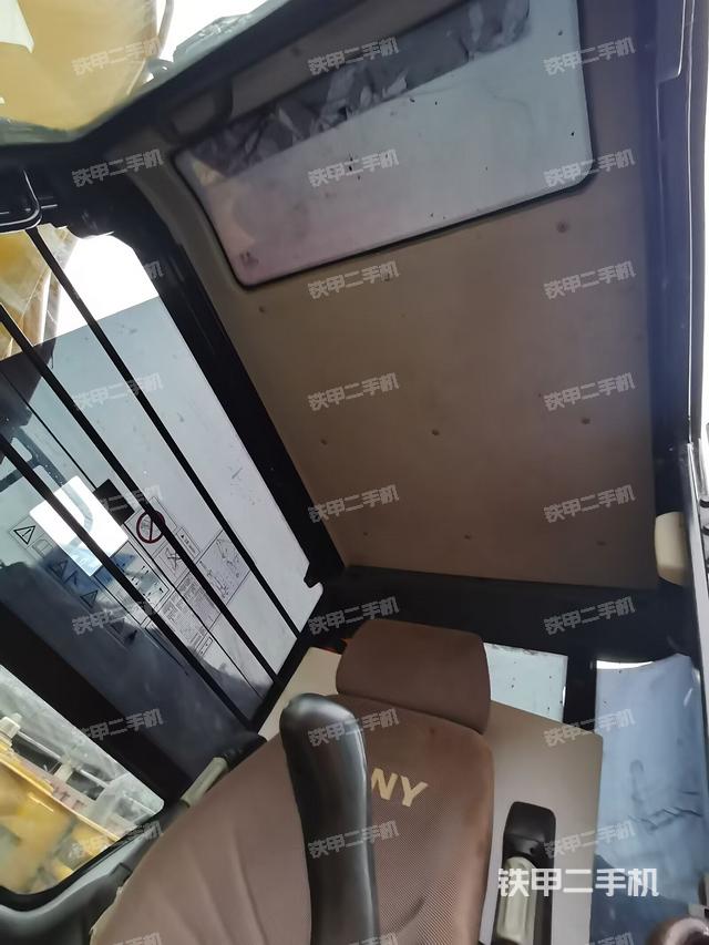 駕駛室頂部（整機(jī)外觀）