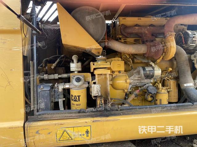 發(fā)動機整體俯視(整機外觀) 發(fā)動機整體俯視(整機外觀)