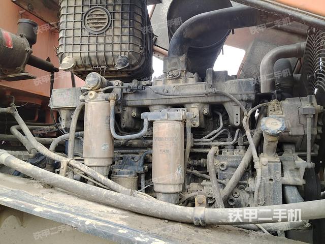 發(fā)動(dòng)機(jī)右側(cè)(整機(jī)外觀及大件) 發(fā)動(dòng)機(jī)右側(cè)(整機(jī)外觀及大件)