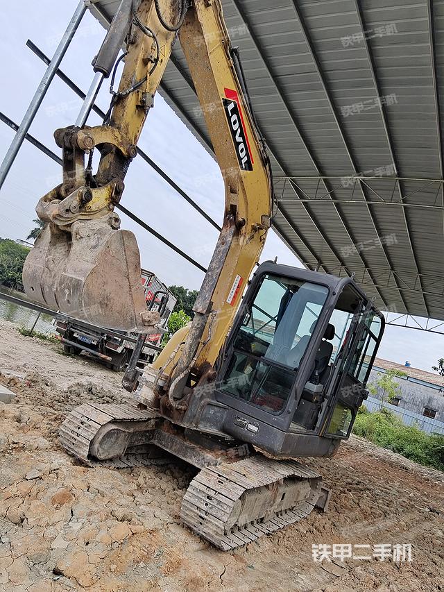 駕駛室整體（整機外觀）