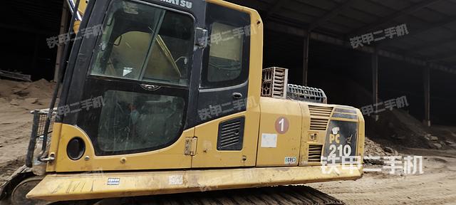 駕駛室整體（整機外觀）