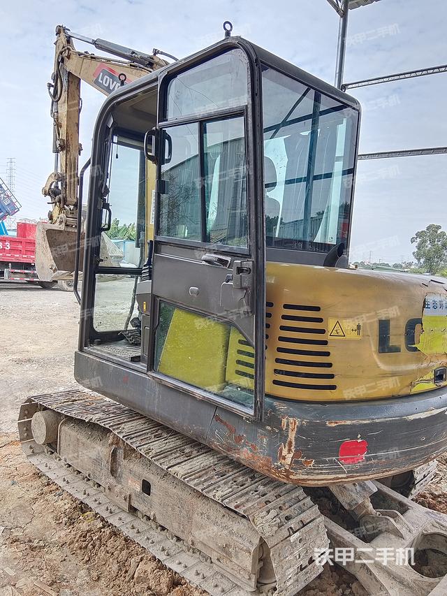 整機右后45°（整機外觀）