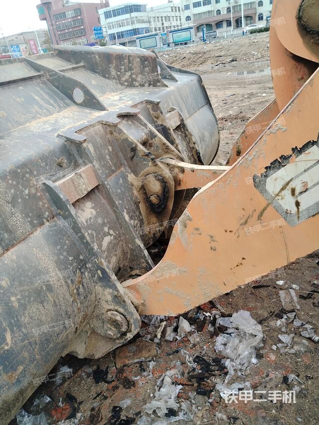 工作裝置整體(整機(jī)外觀及大件) 工作裝置整體(整機(jī)外觀及大件)