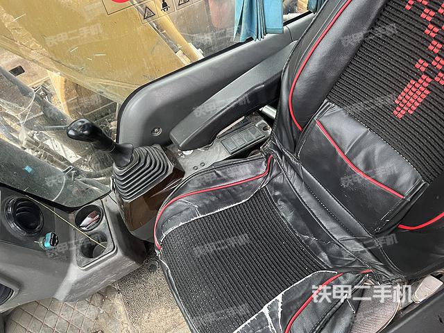 駕駛室整體（整機(jī)外觀）