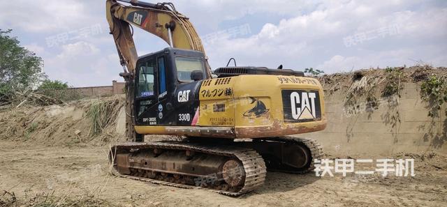 單側(cè)履帶整體(整機外觀) 單側(cè)履帶整體(整機外觀)