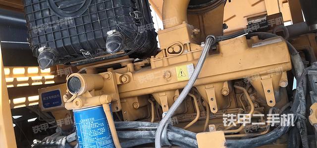 發(fā)動(dòng)機(jī)右側(cè)（整機(jī)外觀及大件）