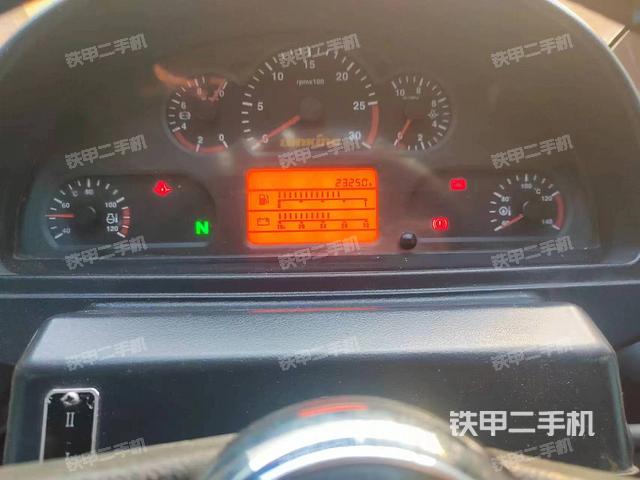 駕駛室操作臺(tái)（整機(jī)外觀及大件）