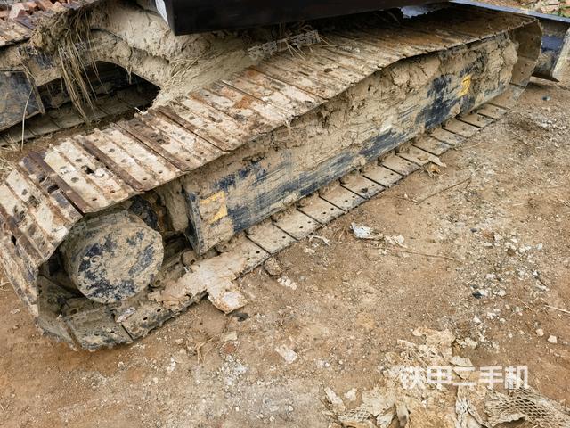 右側(cè)履帶整體?(行走機(jī)構(gòu)) 右側(cè)履帶整體?(行走機(jī)構(gòu))