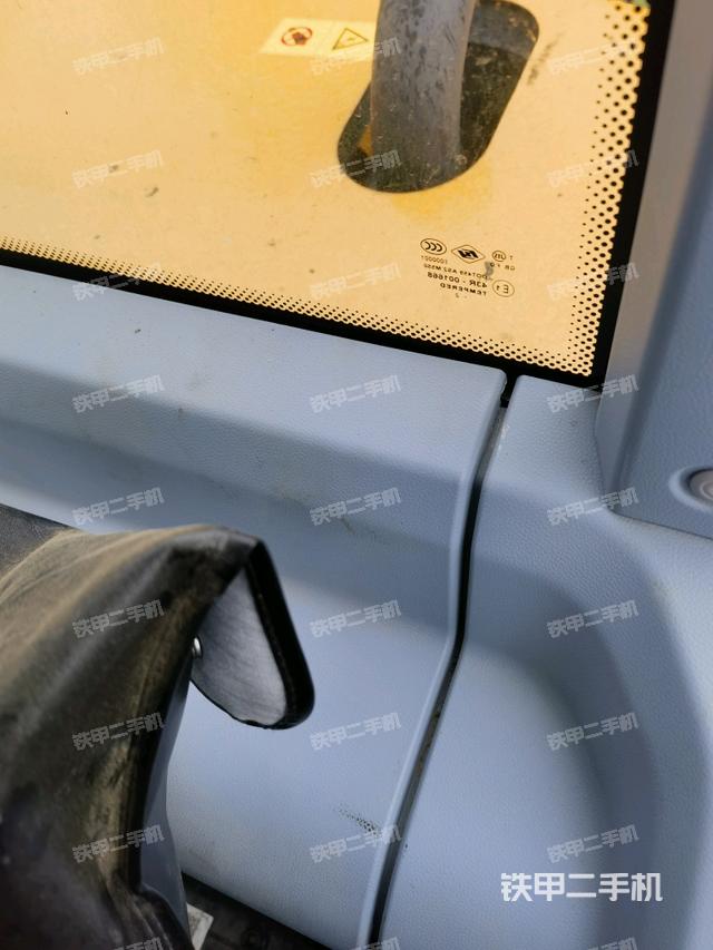 后窗玻璃角標(biāo)(駕駛室部分) 后窗玻璃角標(biāo)(駕駛室部分)