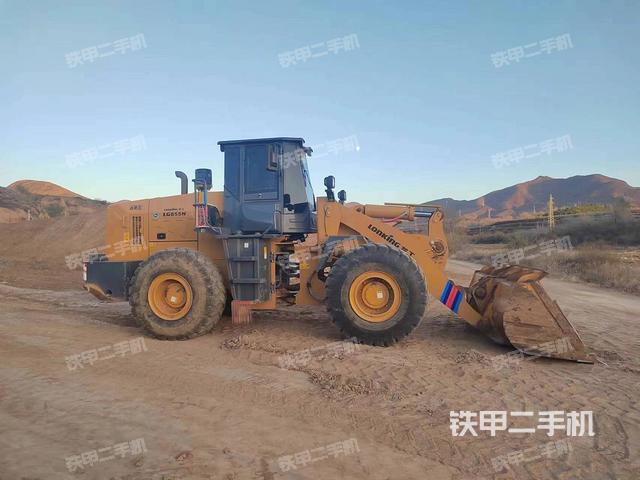 工作裝置整體（整機(jī)外觀及大件）