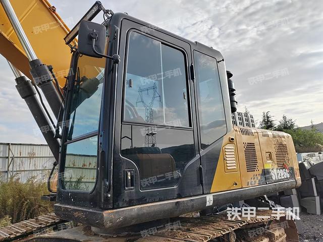 三一重工SY215C挖掘機