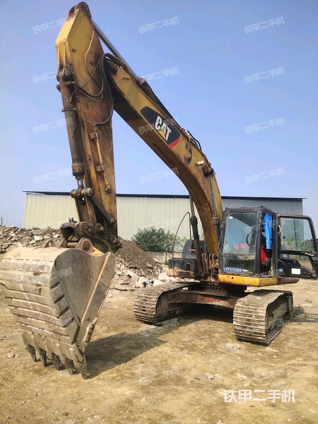 駕駛室整體(整機外觀) 駕駛室整體(整機外觀)