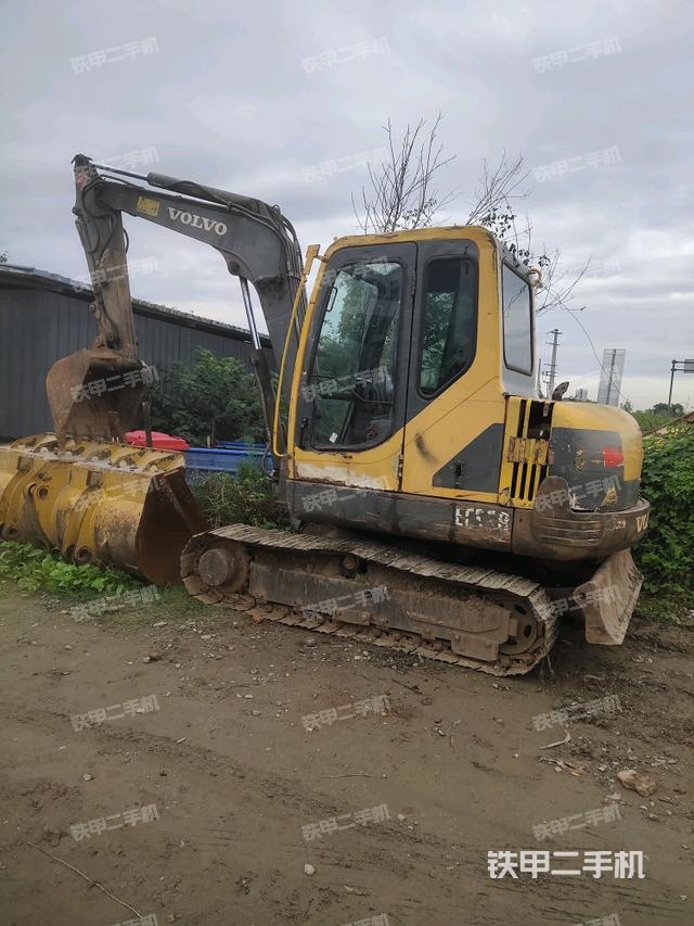 整機右后45°(整機外觀) 整機右后45°(整機外觀)