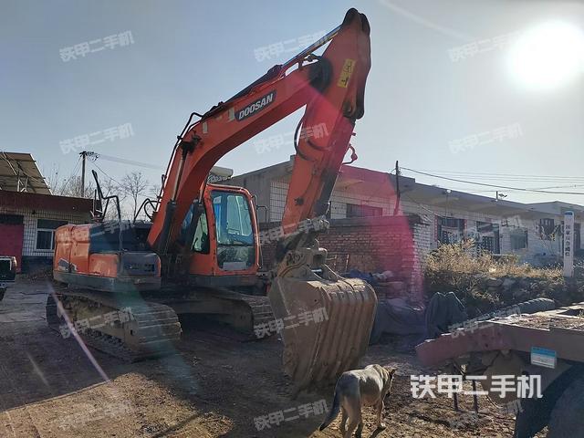 斗山DX150LC-9C挖掘機