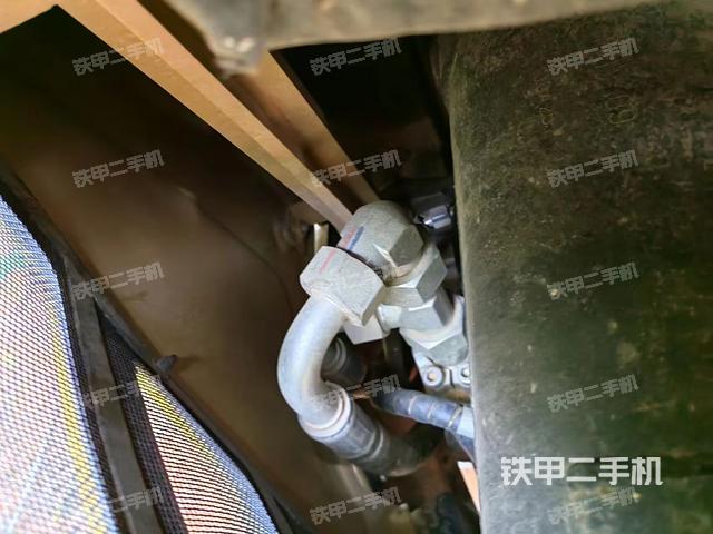 液壓泵艙室正面整體(整機(jī)外觀) 液壓泵艙室正面整體(整機(jī)外觀)