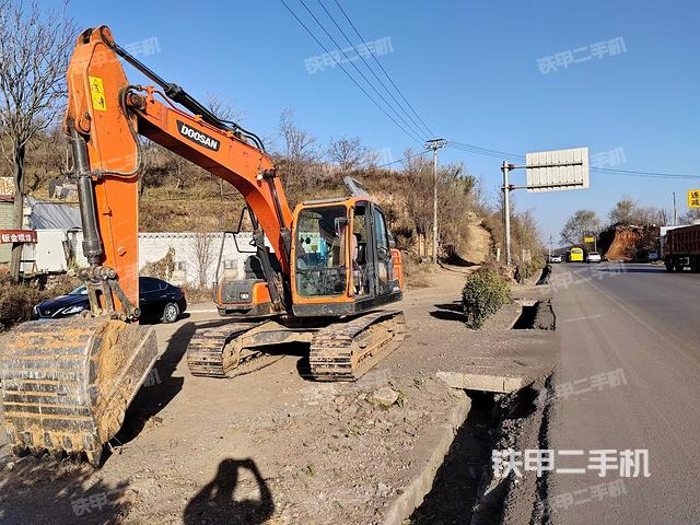 斗山DX150LC-9C挖掘機(jī)