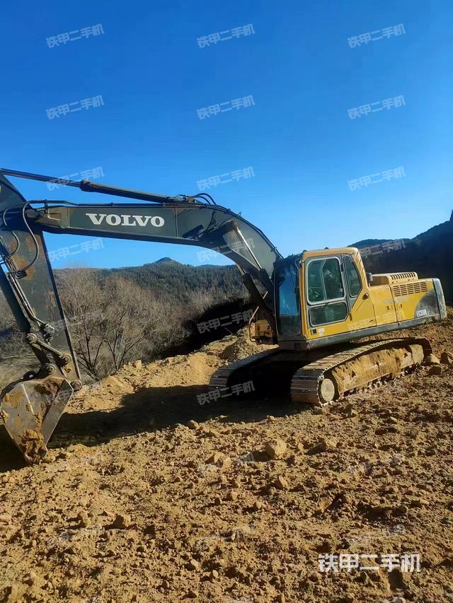 沃爾沃EC240BLC挖掘機