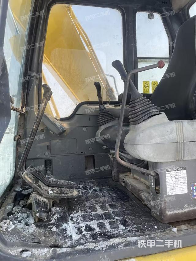 駕駛室整體（整機(jī)外觀）