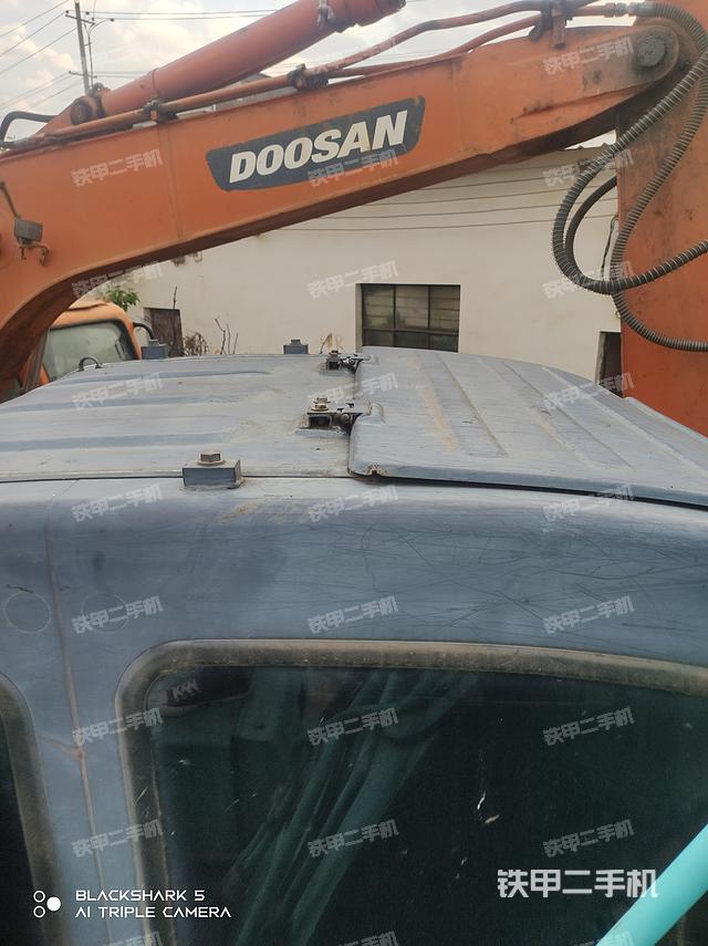 駕駛室頂部（整機(jī)外觀）