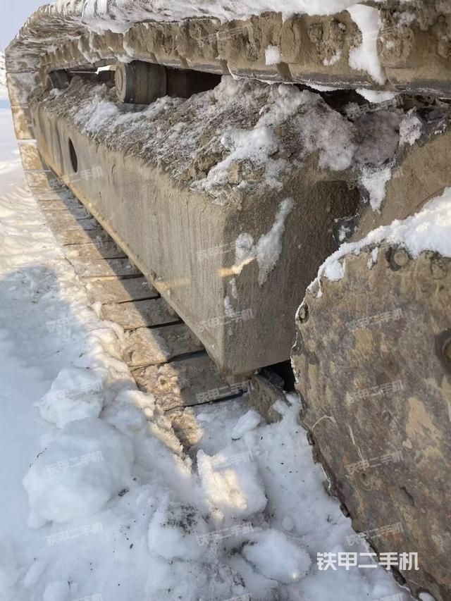 單側(cè)履帶整體（整機(jī)外觀）