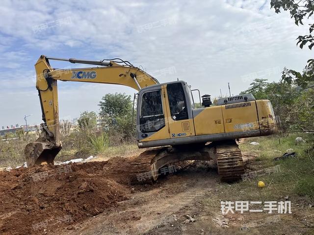 徐工XE215C挖掘機(jī)