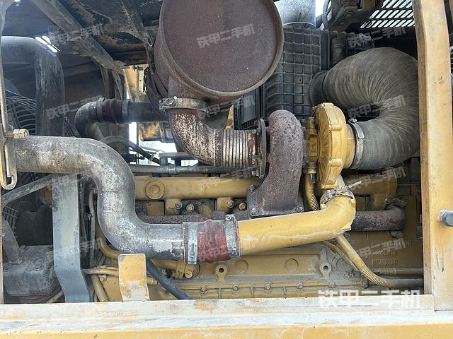 發(fā)動(dòng)機(jī)右側(cè)(整機(jī)外觀及大件) 發(fā)動(dòng)機(jī)右側(cè)(整機(jī)外觀及大件)