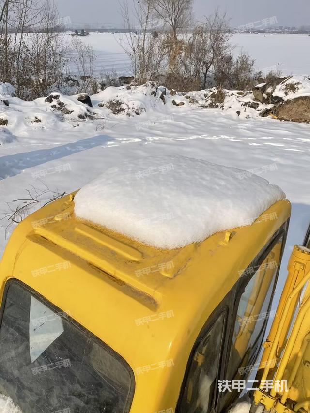 駕駛室頂部（整機(jī)外觀）