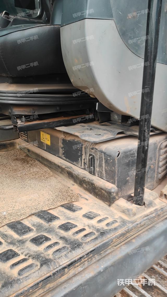 駕駛室整體（整機(jī)外觀）