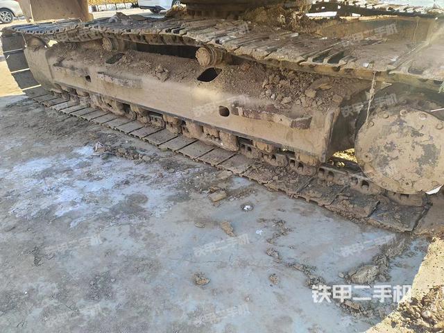 單側(cè)履帶整體（整機(jī)外觀）