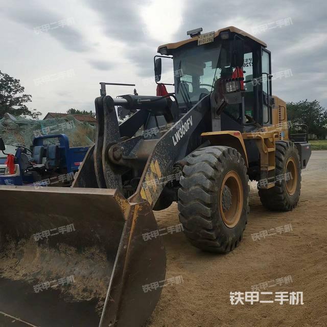 徐工LW300FV裝載機(jī)