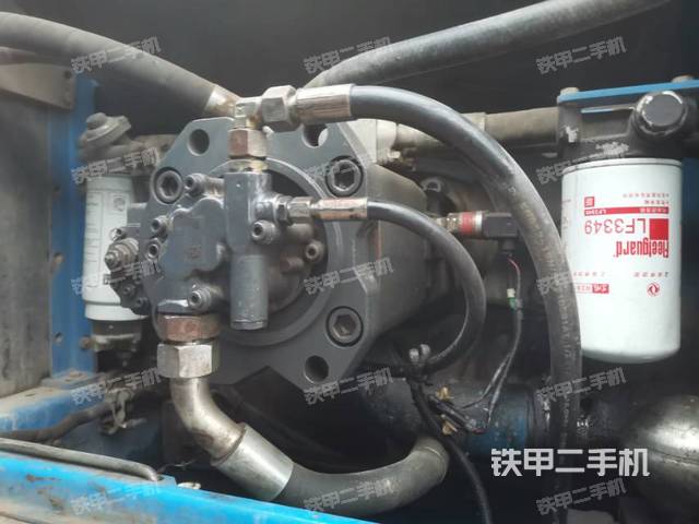 液壓泵艙室正面整體（整機(jī)外觀）