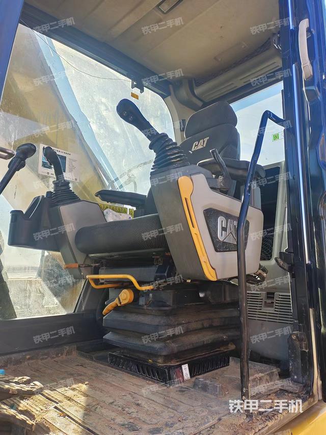 駕駛室整體（整機(jī)外觀）