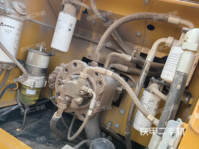 液壓泵艙室正面整體（整機(jī)外觀）