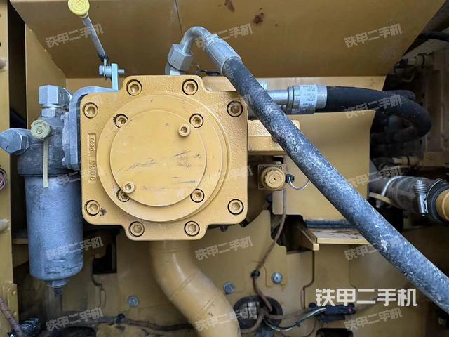 液壓泵艙室正面整體（整機(jī)外觀）