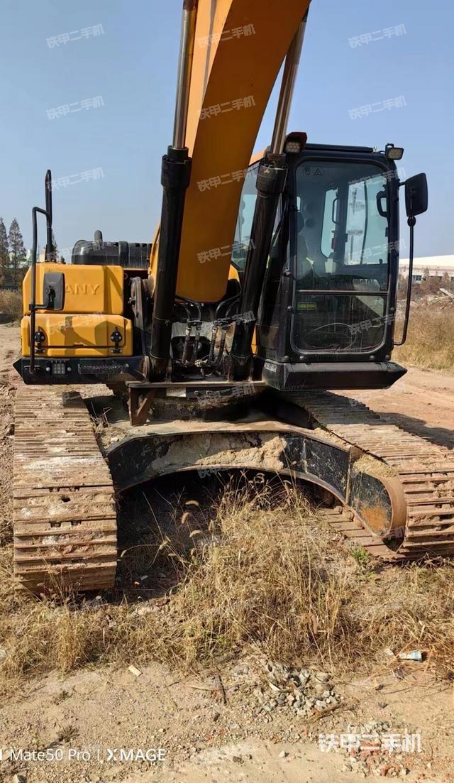 駕駛室整體（整機外觀）