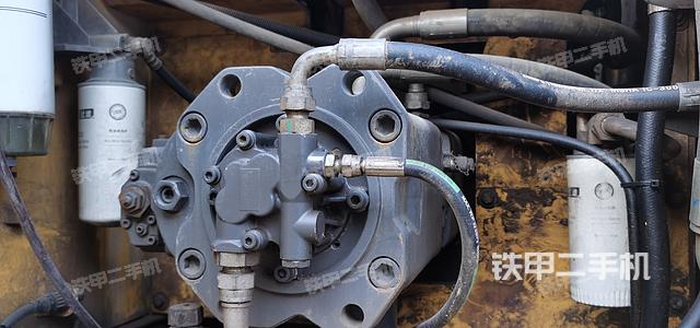 液壓泵艙室正面整體（整機(jī)外觀）