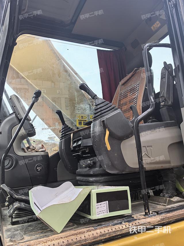 駕駛室整體（整機(jī)外觀）