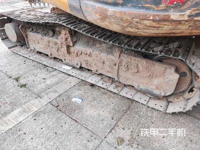 右側(cè)履帶整體?（行走機(jī)構(gòu)）