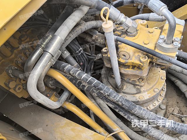 回轉(zhuǎn)馬達(dá)和主控閥（整機(jī)外觀）