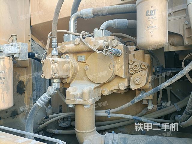 液壓泵艙室正面整體（整機(jī)外觀）