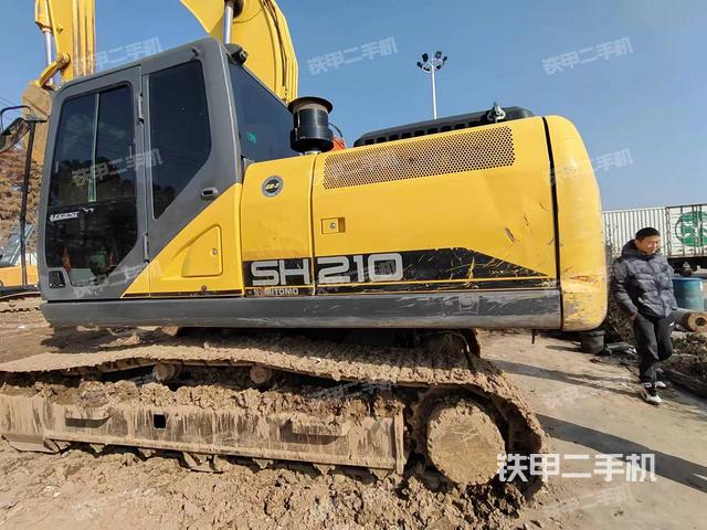 整機右后45°(整機外觀) 整機右后45°(整機外觀)