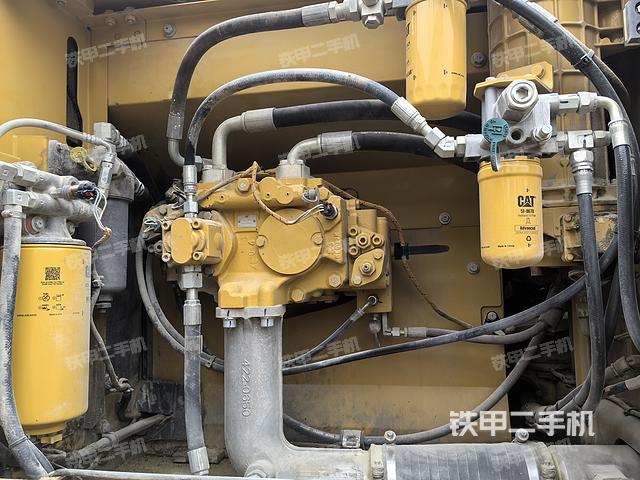 液壓泵艙室正面整體（整機(jī)外觀）