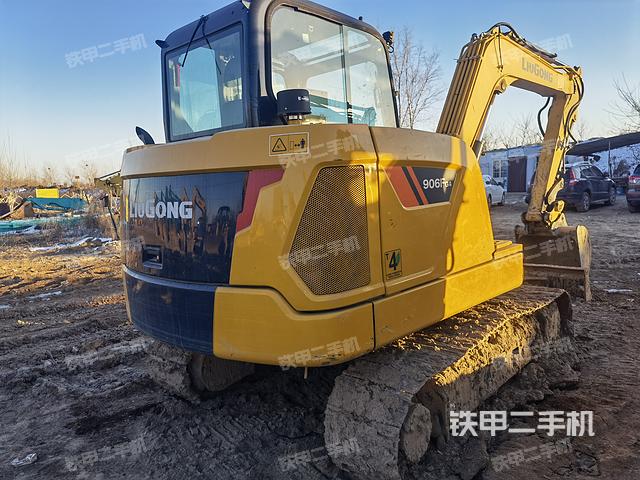 整機右后45°(整機外觀) 整機右后45°(整機外觀)