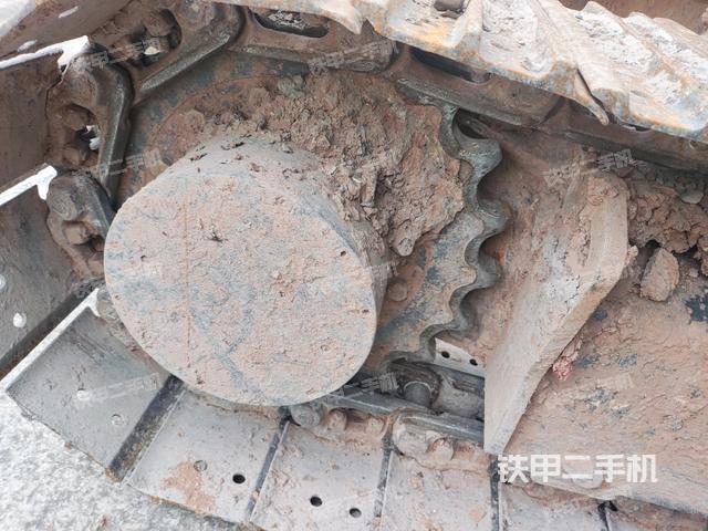 右驅(qū)動輪（行走機(jī)構(gòu)）