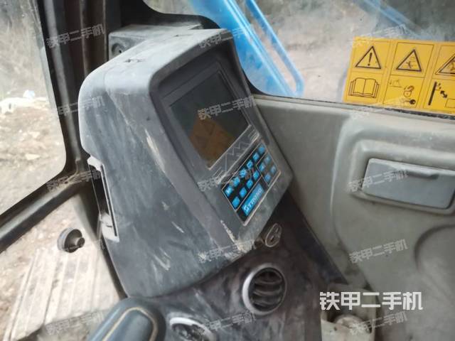 駕駛室整體（整機(jī)外觀）