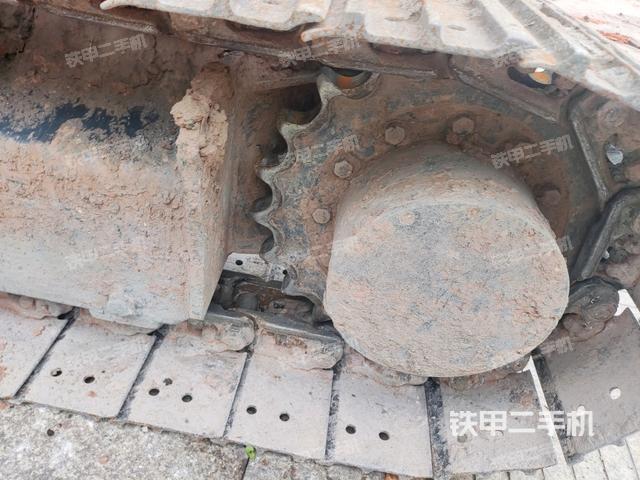 左驅(qū)動輪（行走機(jī)構(gòu)）